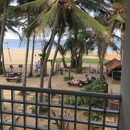Dephani Beach Hotel ネゴンボ エクステリア 写真
