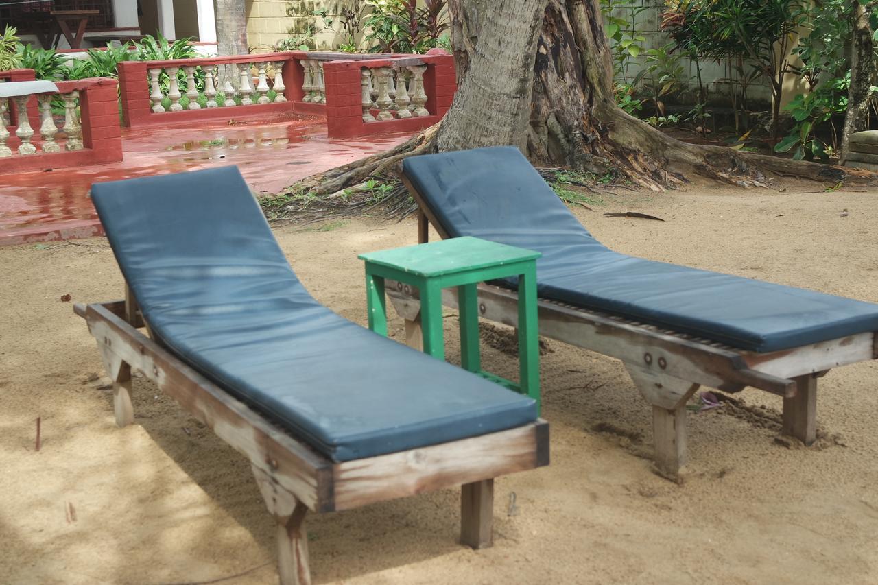 Dephani Beach Hotel ネゴンボ エクステリア 写真