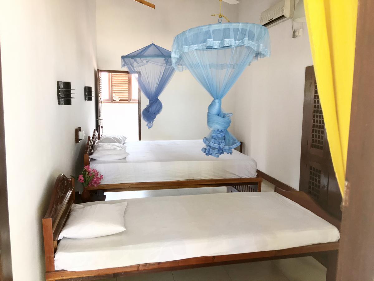 Dephani Beach Hotel ネゴンボ エクステリア 写真