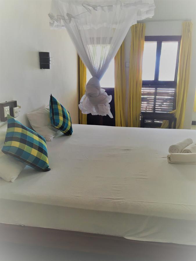 Dephani Beach Hotel ネゴンボ エクステリア 写真