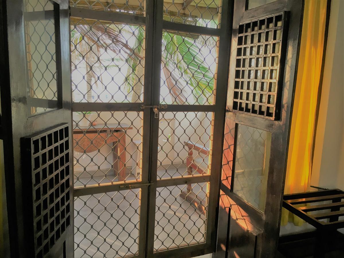 Dephani Beach Hotel ネゴンボ エクステリア 写真