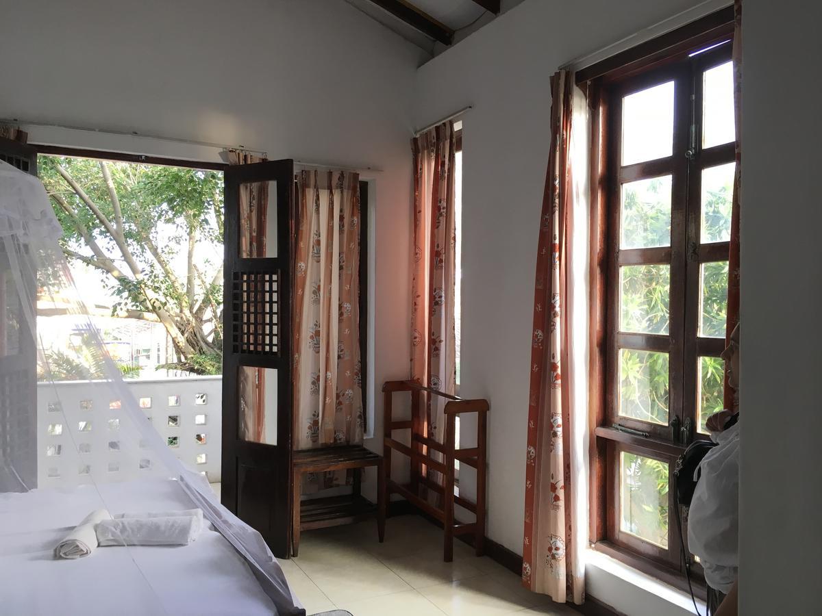 Dephani Beach Hotel ネゴンボ エクステリア 写真