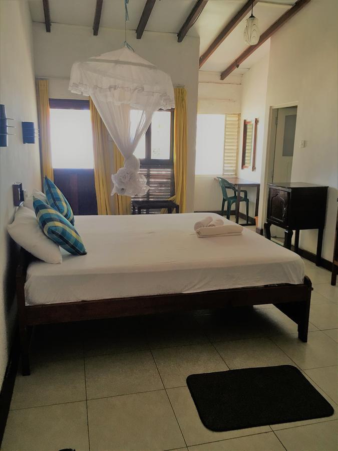 Dephani Beach Hotel ネゴンボ エクステリア 写真