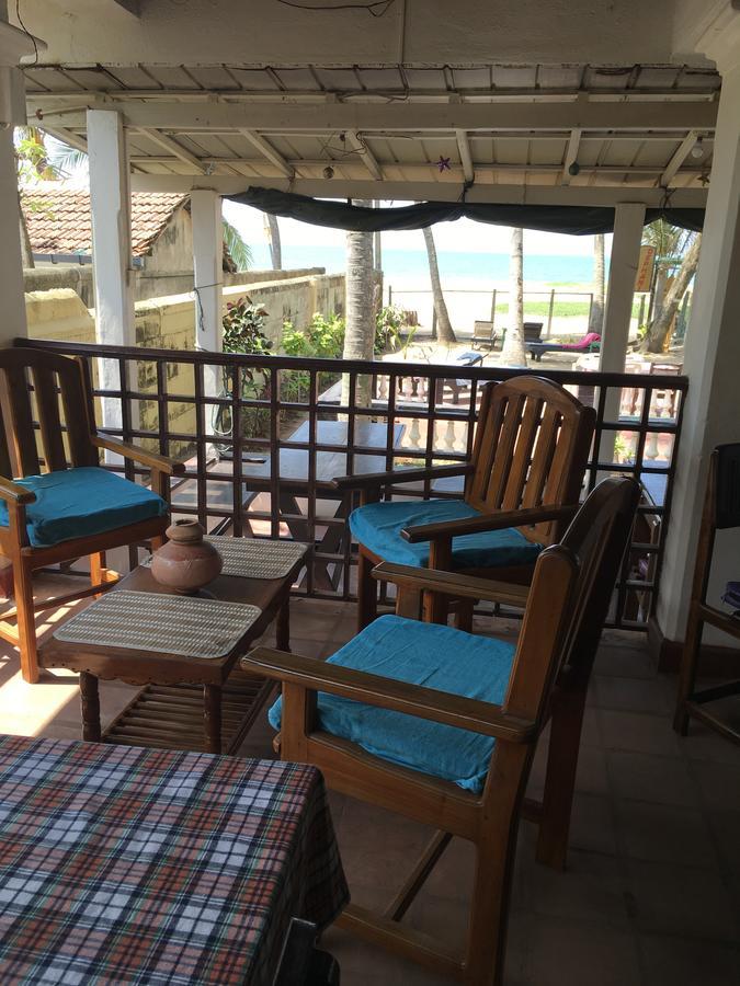 Dephani Beach Hotel ネゴンボ エクステリア 写真