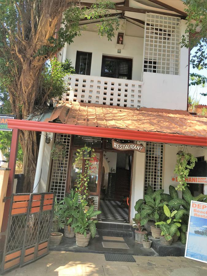 Dephani Beach Hotel ネゴンボ エクステリア 写真
