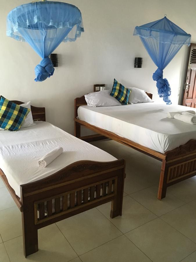 Dephani Beach Hotel ネゴンボ エクステリア 写真